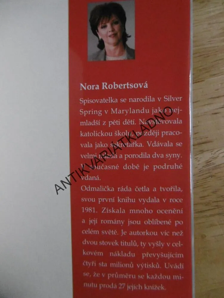 POHANSKÝ KÁMEN, NORA ROBERTSOVÁ, **an