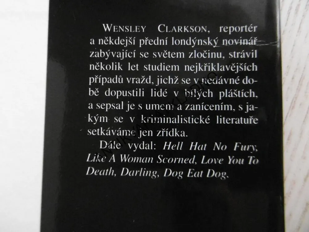 SMRT Z RUKOU LÉKAŘE, WENSLEY CLARKSON, **an