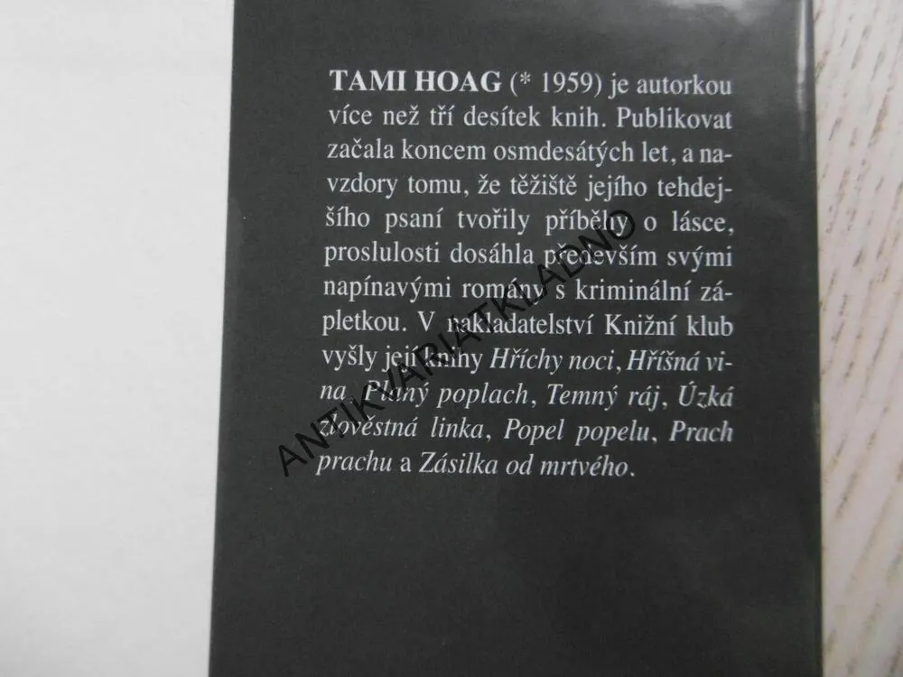 MINULÁ PROVINĚNÍ, TAMI HOAG,  **an