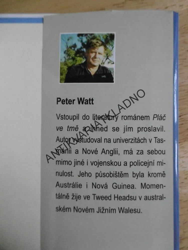 PO STOPÁCH BOUŘE, PETER WATT