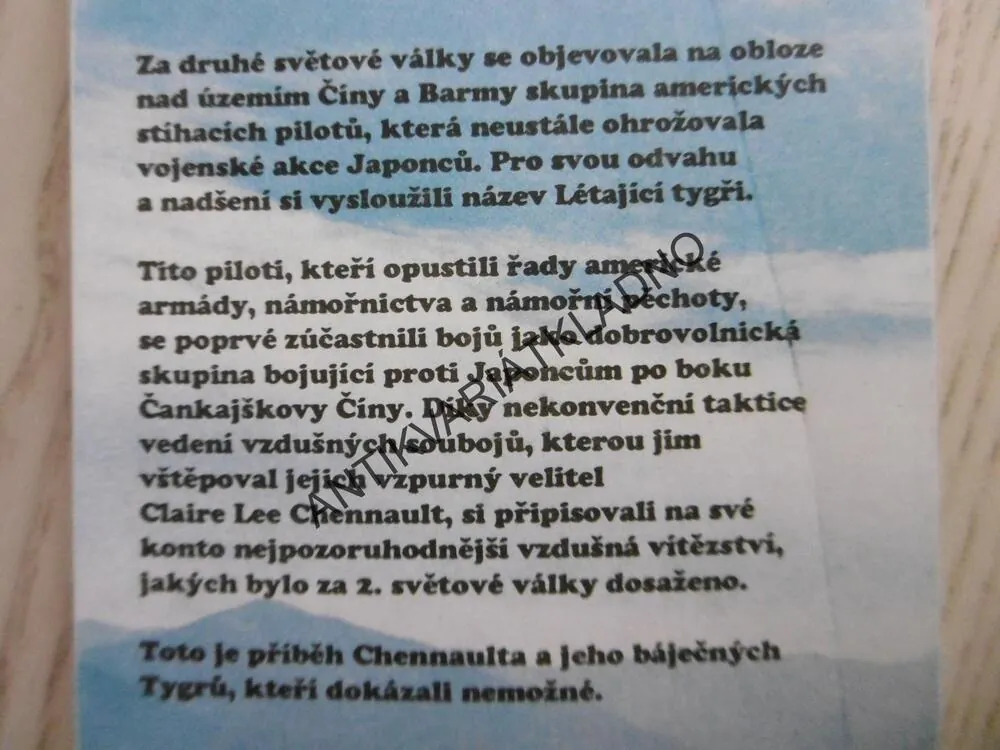 LÉTAJÍCÍ TYGŘI, JOHN TOLAND, **an