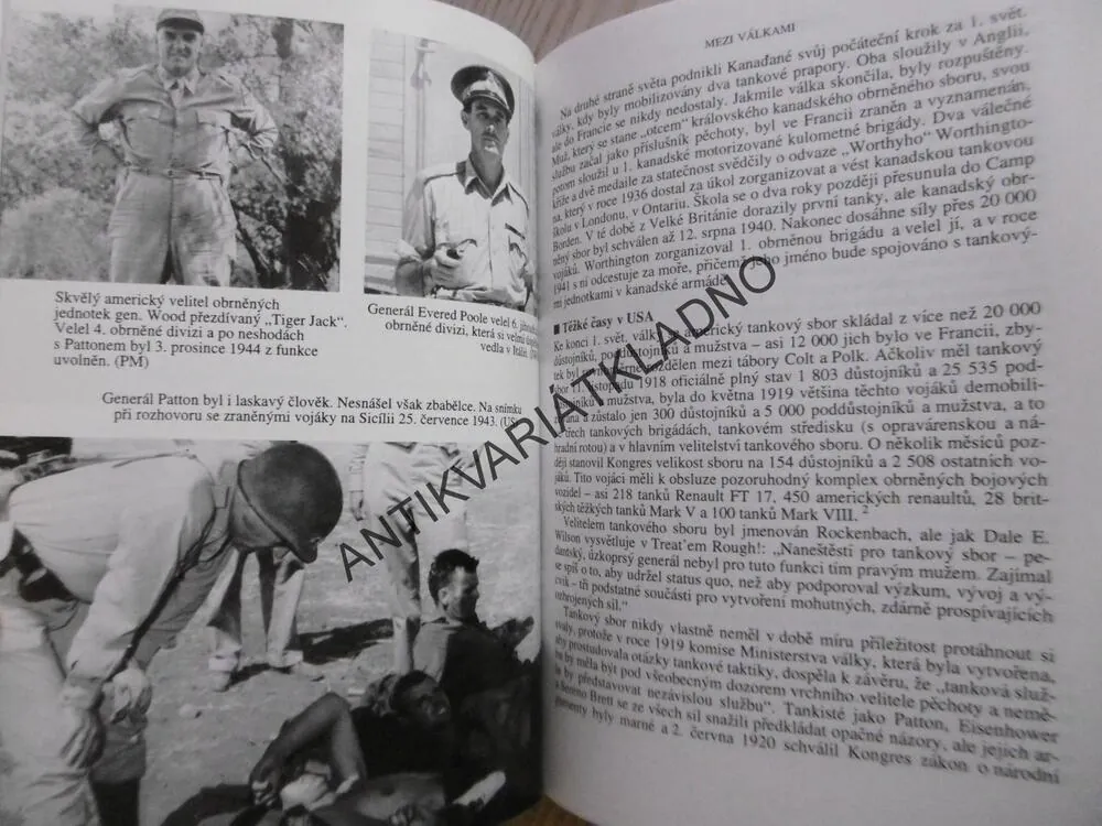 VELITELÉ TANKOVÝCH VOJSK, GEORGE FORTY, **an