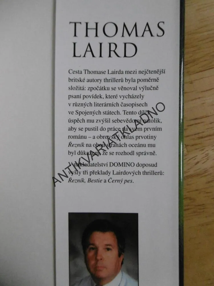 HLASY MRTVÝCH, THOMAS LAIRD