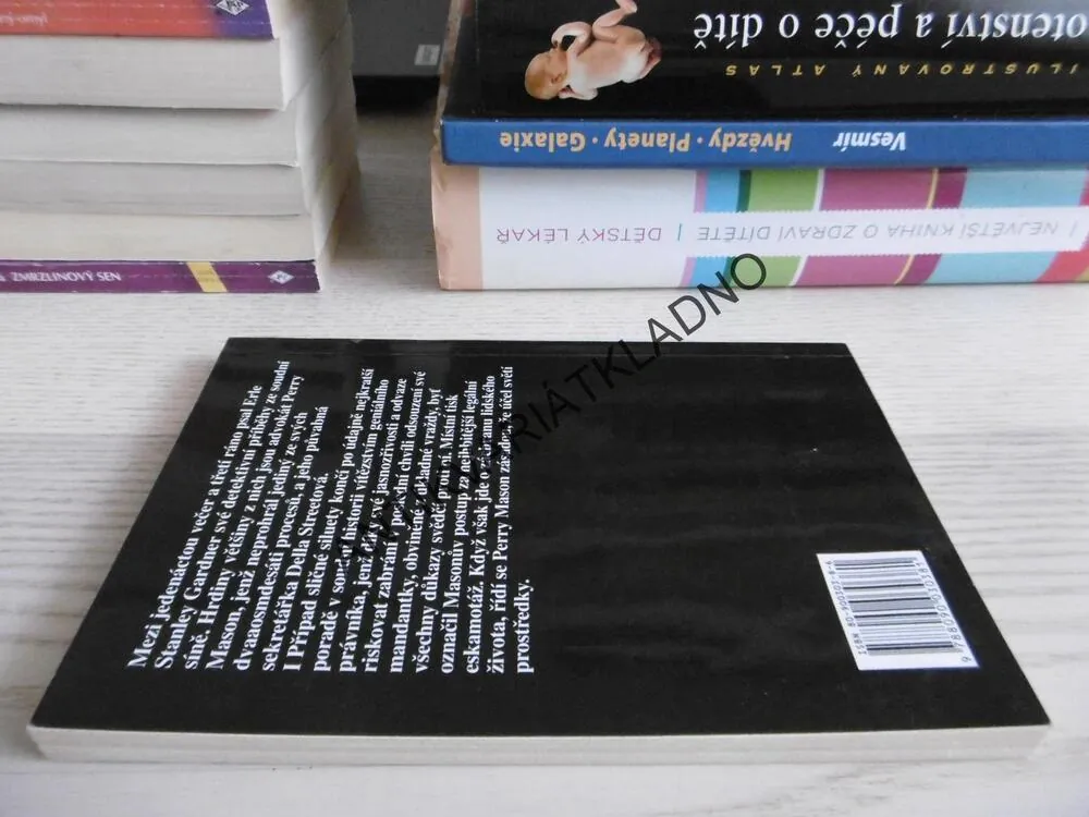 PŘÍPAD SLIČNÉ SILUETY, ERLE STANLEY GARDNER, **an