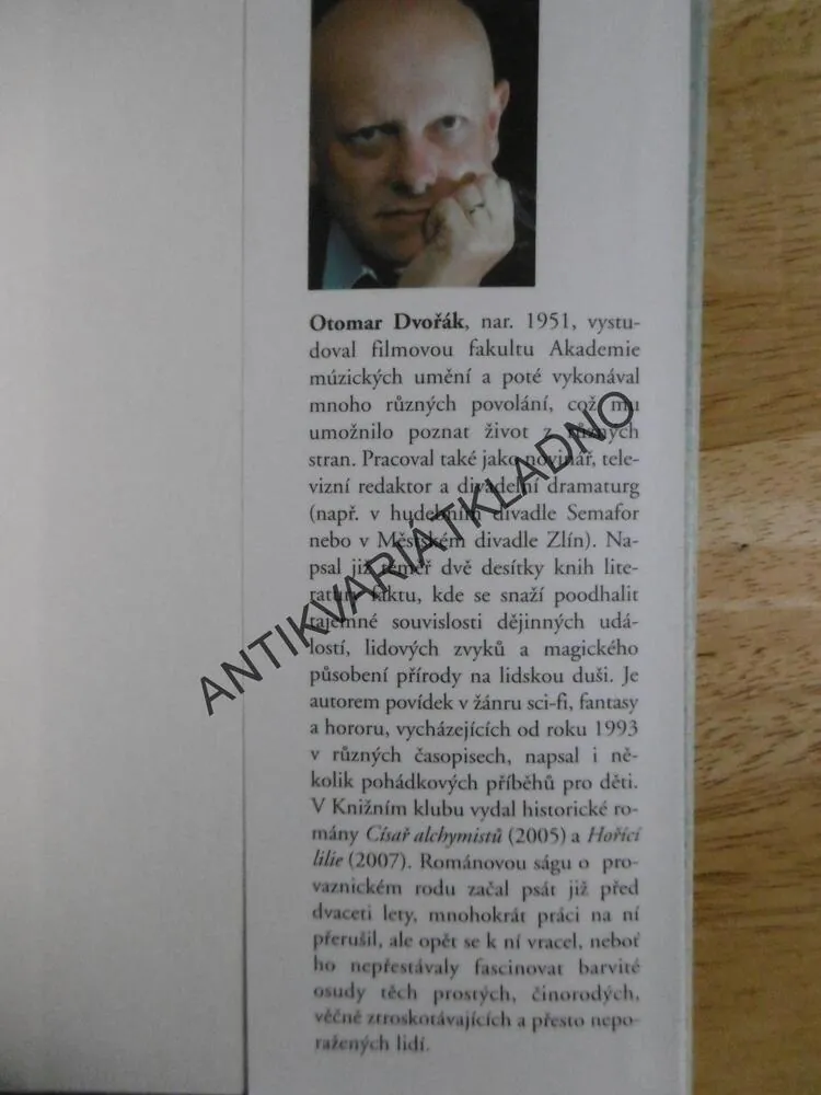 DĚDICOVÉ BLÁZNIVÉHO MAXMILIÁNA, OTOMAR DVOŘÁK, SÁGA PROVAZNICKÉHO RODU, **an