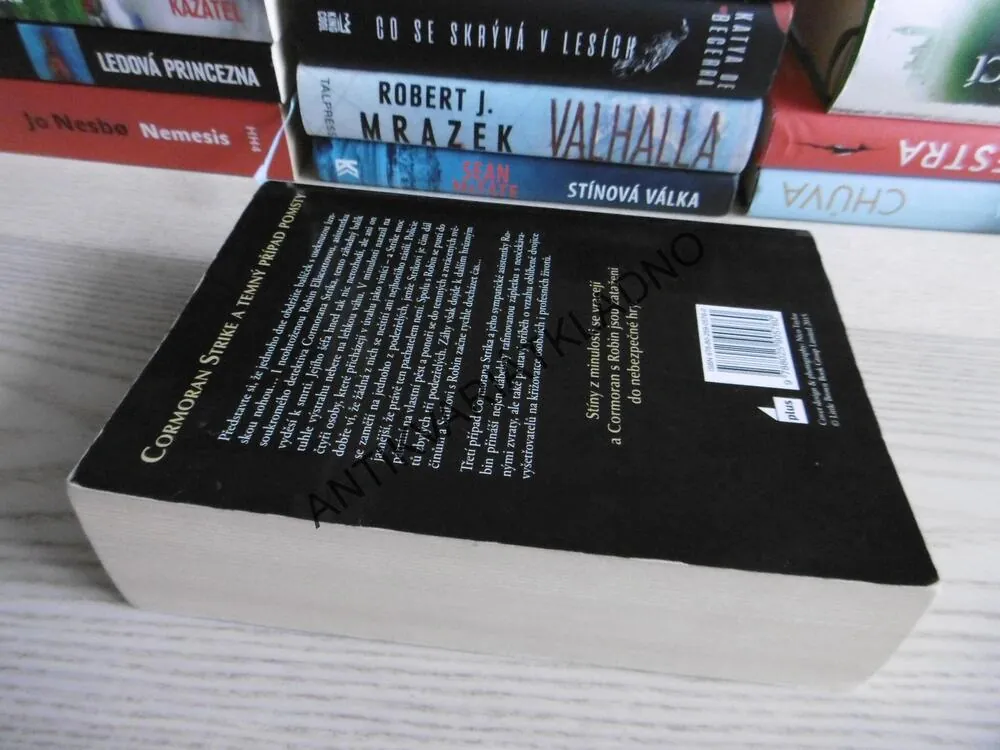 VE SLUŽBÁCH ZLA, ROBERT GALBRAITH (J.K. ROWLINGOVÁ) **an