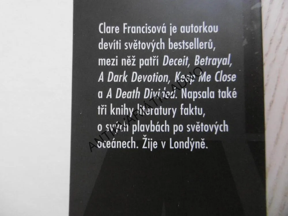 NÁVRAT, CLARE FRANCISOVÁ, **an