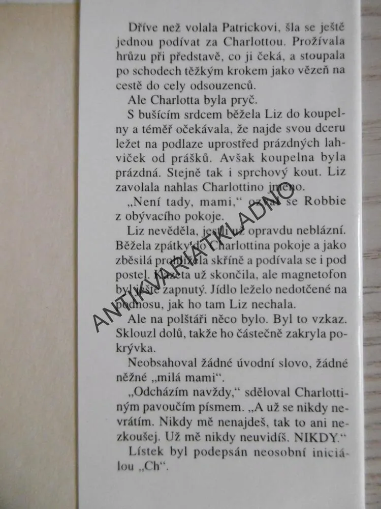 PŘÍLIŠ ATRAKTIVNÍ ŽENA, JANET CAMERONOVÁ, **an