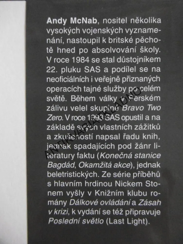 SPÁLENÝ SNÍH, ANDY MCNAB, **an