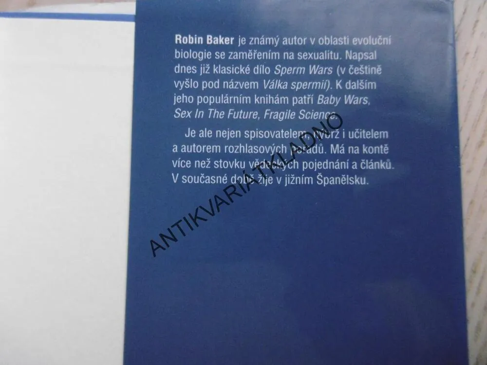 PRAZÁKON, PŘEŽITÍ V PEKELNÉM RÁJI, ROBIN BAKER, **an