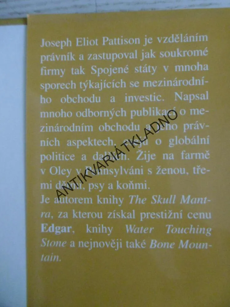 NÁDHERNÉ DUCHOVÉ, ELIOT PATTISON, **an
