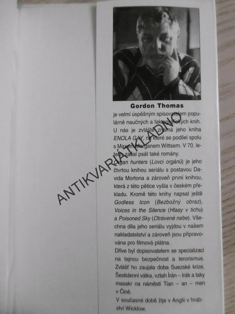 SMRTÍCÍ PARFÉM, GORDON THOMAS, **an