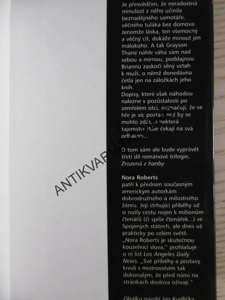 ZROZENÁ Z LEDU, NORA ROBERTSOVÁ, **an