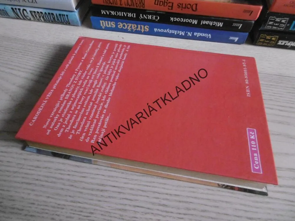 HRDINOVÉ Z IVORY, DORIS EGAN, **an