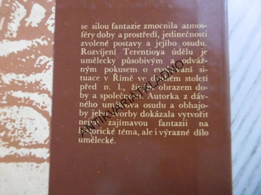 POD MASKOU SMÍCH, JARMILA LOUKOTKOVÁ, **an