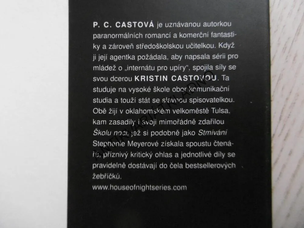 VYVOLENÁ, ŠKOLA NOCI 3., P. C. CASTOVÁ, KRISTIN CASTOVÁ, **an
