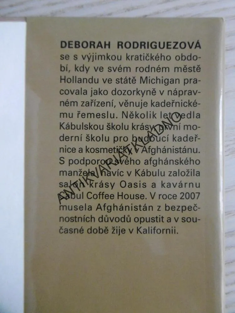 KÁBULSKÁ ŠKOLA KRÁSY, DEBORAH RODRIGUEZOVÁ, **an