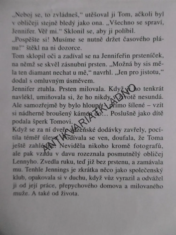 KLUB ODSOUZENÝCH ŽEN, OLIVIA GOLDSMITHOVÁ, **an