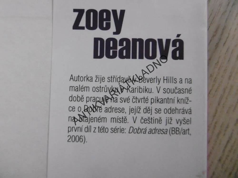DÍVKY OD FILMU, ZOEY DEANOVÁ, **an