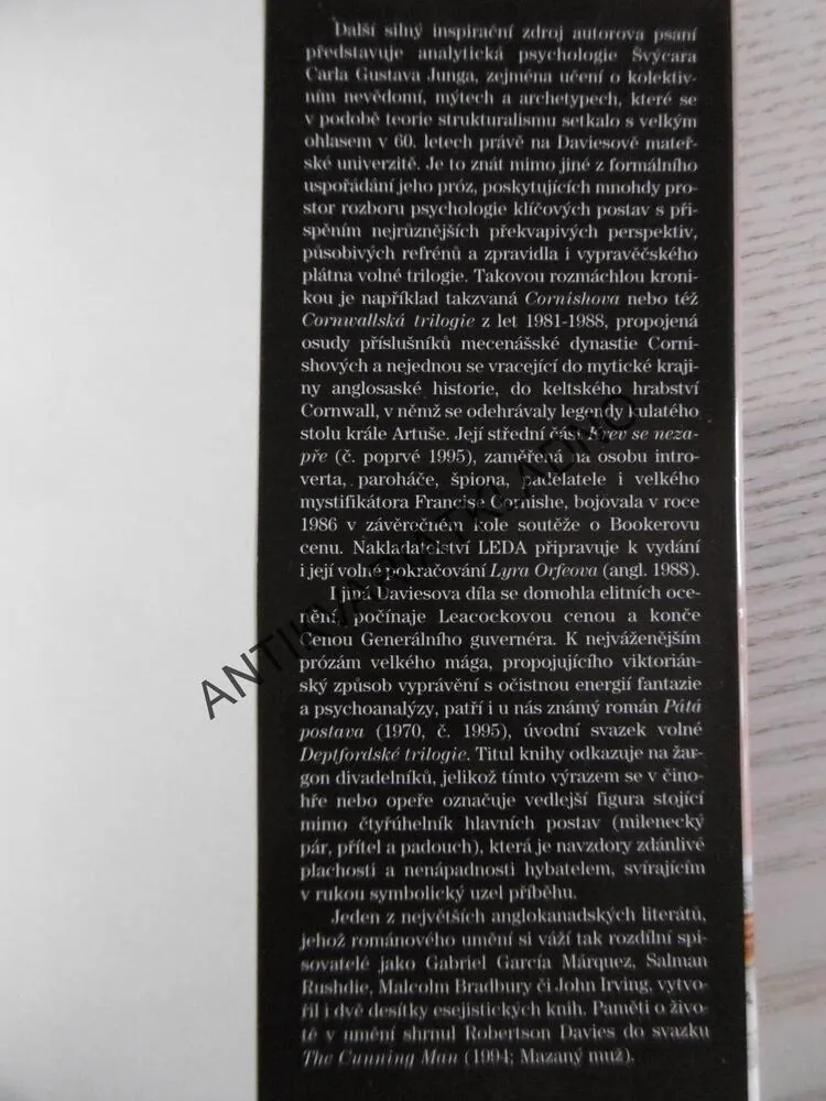 KREV SE NEZAPŘE, ROBERTSON DAVIES, **an