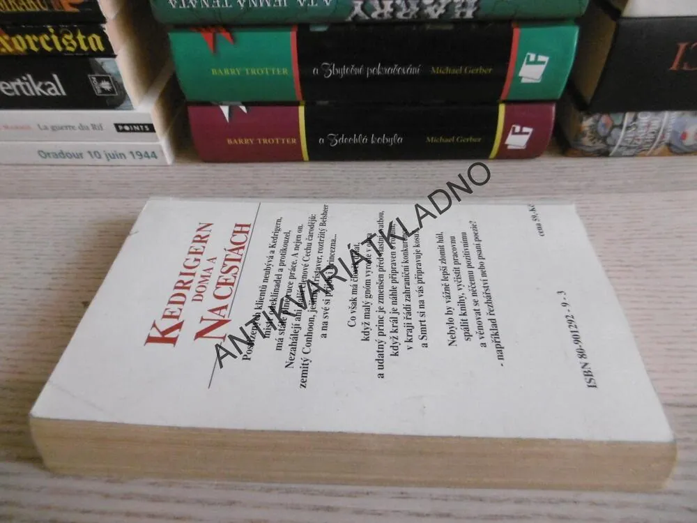 KEDRIGERN DOMA A NA CESTÁCH, JOHN MORRESSY, **an