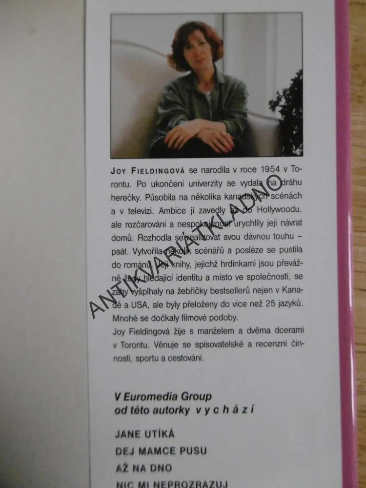 DÁMY Z GRAND AVENUE, JOY FIELDINGOVÁ, **an