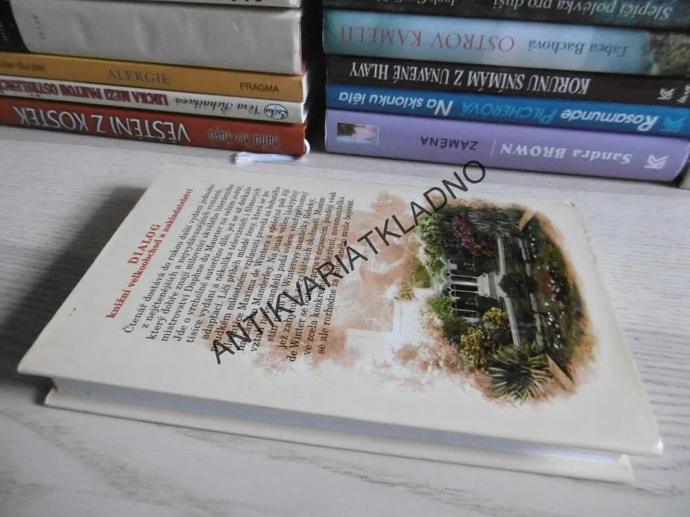 MRTVÁ A ŽIVÁ (REBEKA), DAPHNE DU MAURIER, **an