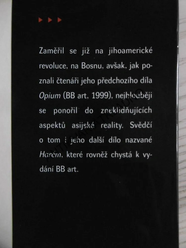 TRIÁDA, COLIN FALCONER, **an