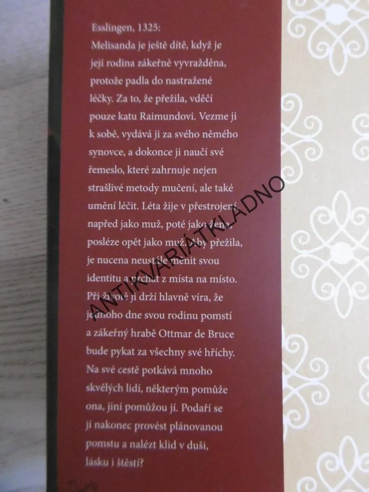 KATOVA SCHOVANKA, SABINE MARTIN, **an