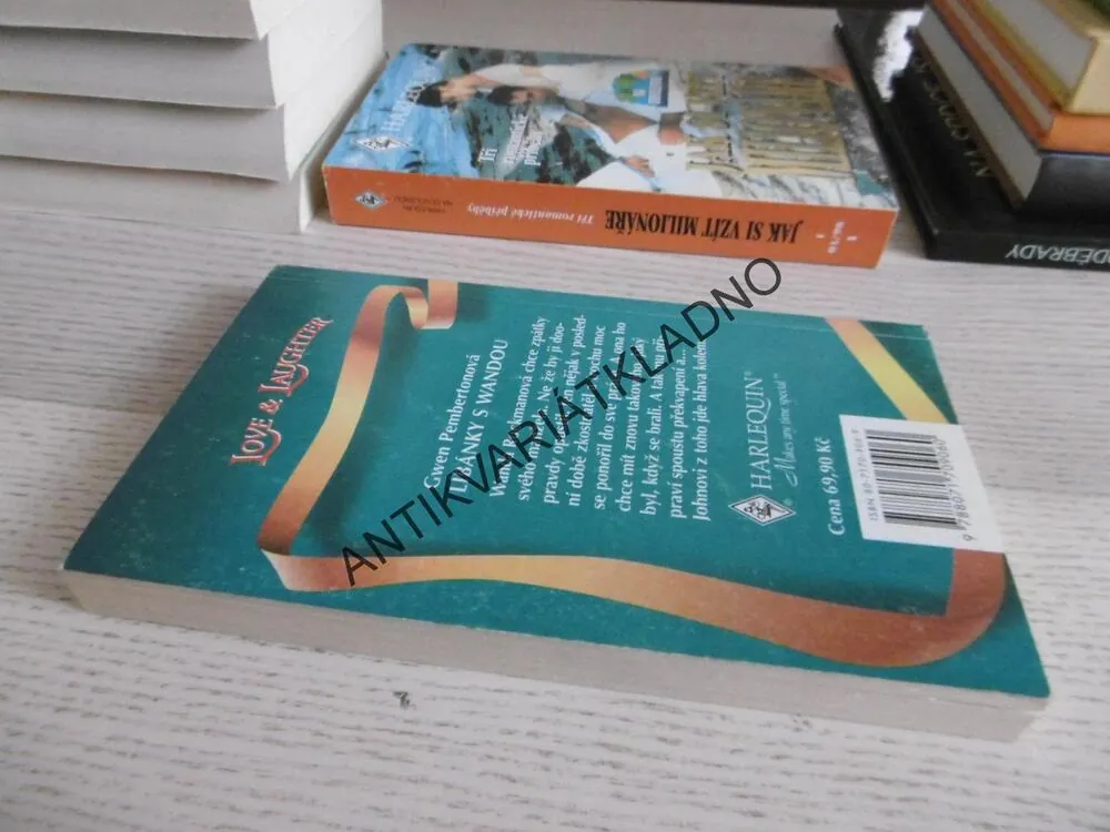 LÍBÁNKY S WANDOU, GWEN PEMBERTONOVÁ, **an