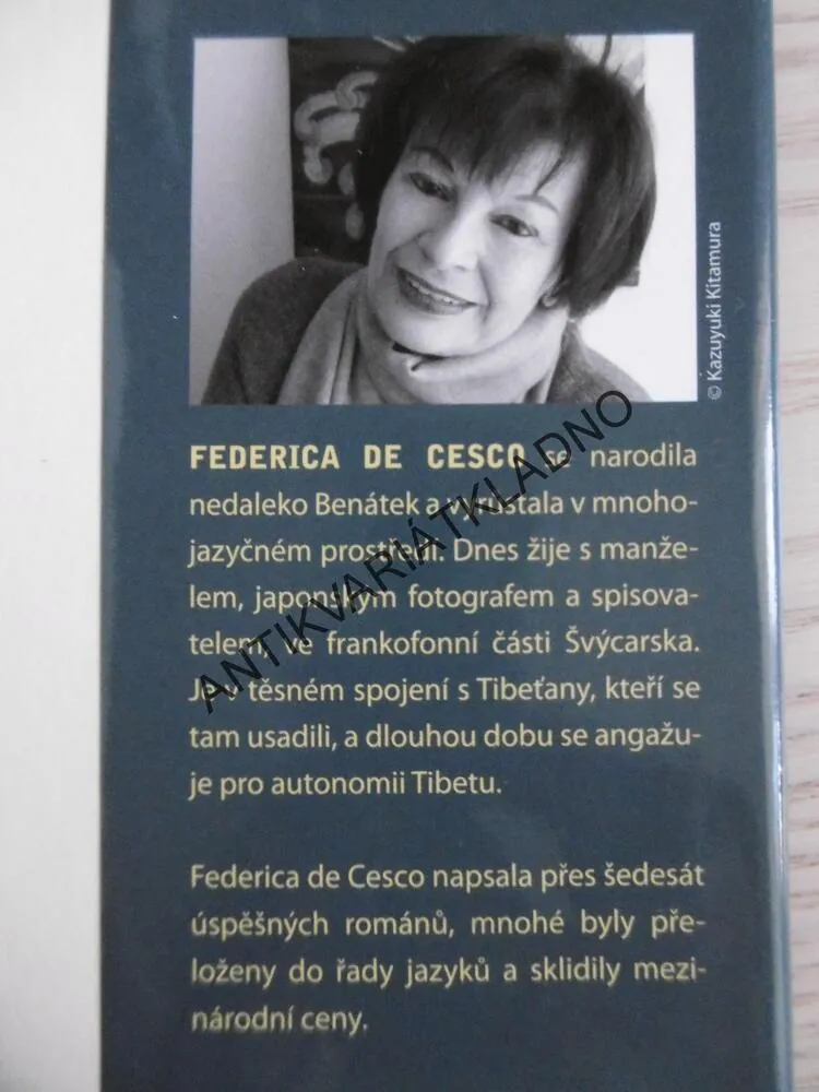 DŮM TIBEŤANKY, FEDERICA DE CESCO, **an