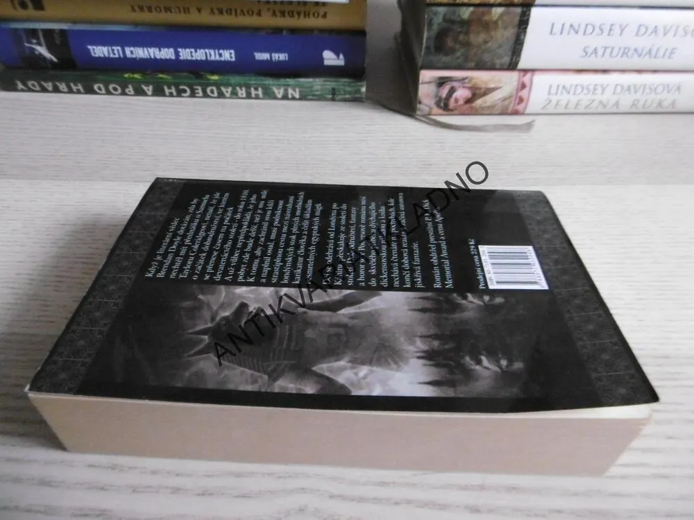 BRÁNY ANUBISOVY, TIM POWERS, **an