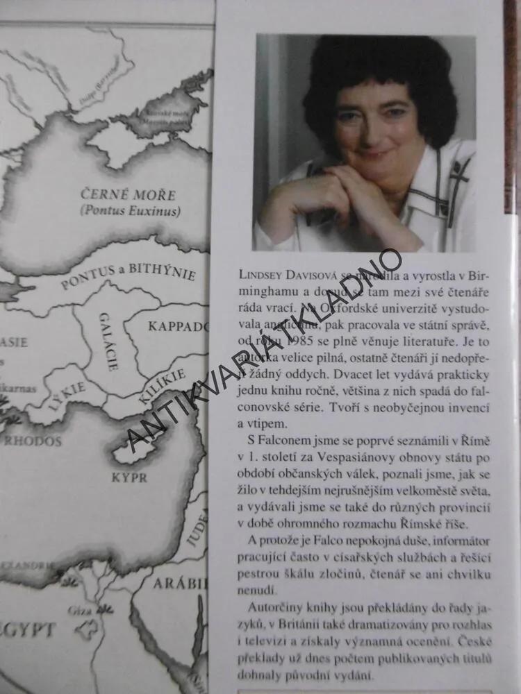 ALEXANDRIE, LINDSEY DAVISOVÁ, **an
