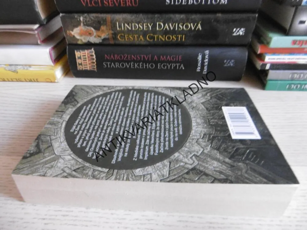 OCELOVÉ JESKYNĚ, ISAAC ASIMOV, **an