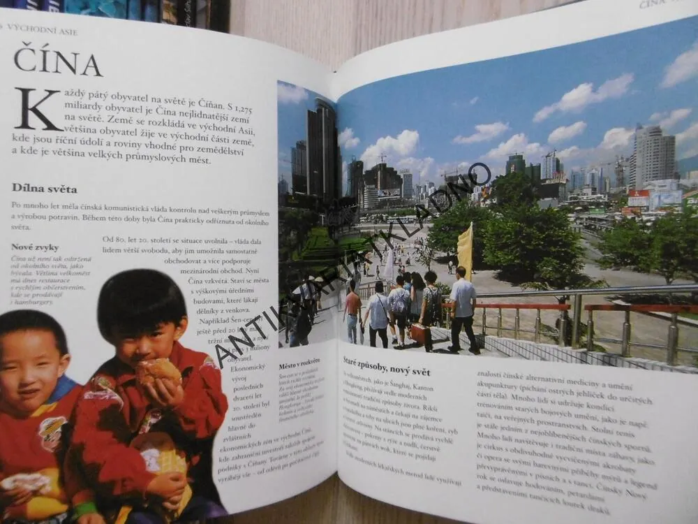 ZEMĚ A ŽIVOT, ANTHONY MASON, **an