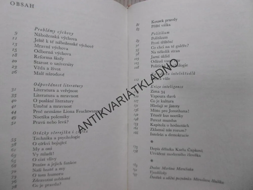 MÍSTO PRO JONATHANA!, KAREL ČAPEK, **an