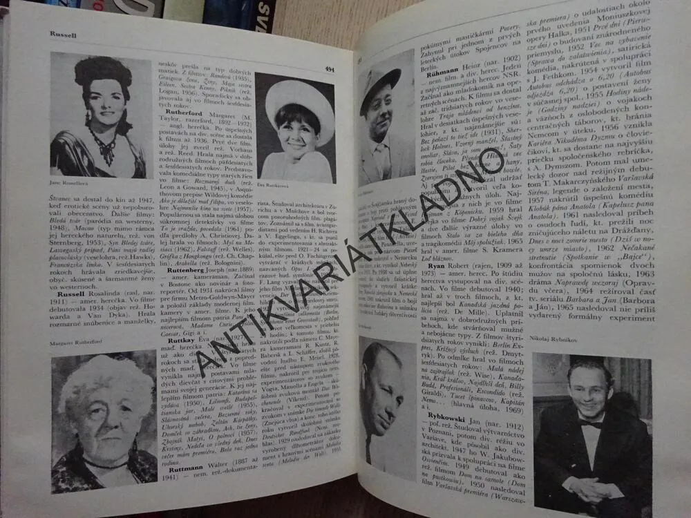 MALÁ ENCYKLOPÉDIA FILMU, KOLEKTIV AUTORŮ, **an