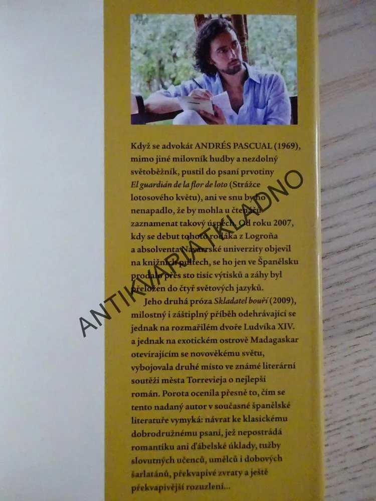 SKLADATEL BOUŘÍ, ANDRÉS PASCUAL, **an