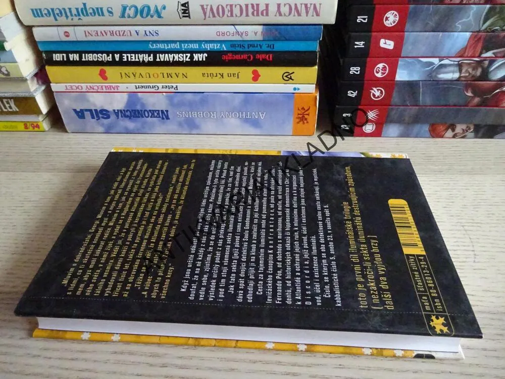 OKO V PYRAMIDĚ, ILLUMINATUS 1, ROBERT SHEA, ROBERT ANTON WILSON