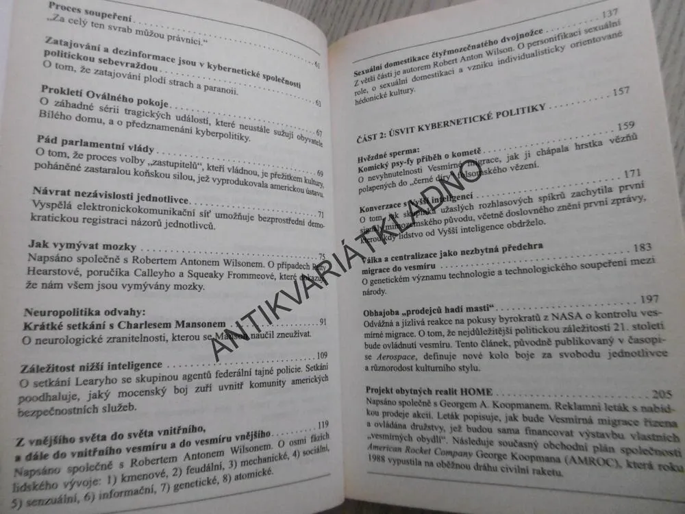 NEUROPOLITIKA, TIMOTHY LEARY, **an
