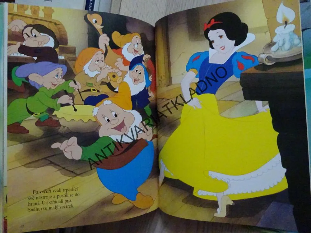 SNĚHURKA A SEDM TRPASLÍKŮ, WALT DISNEY, **an