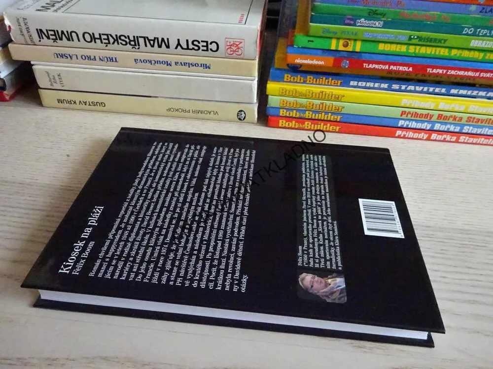 KIOSEK NA PLÁŽI, FELIX BOOM, **an