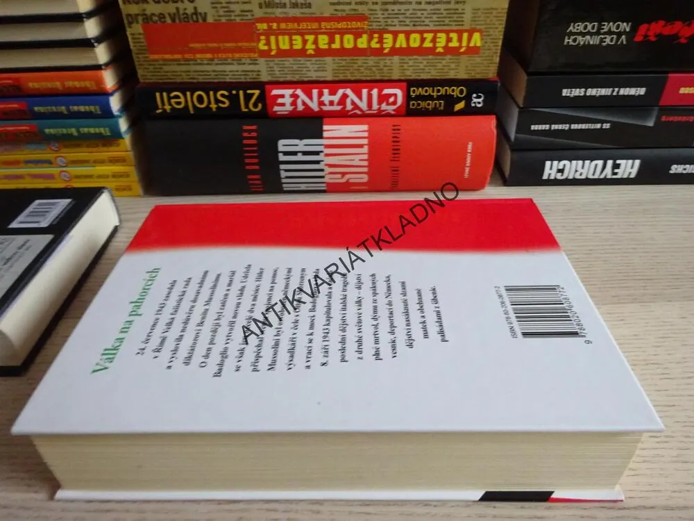 VÁLKA NA PAHORCÍCH, BEPPE FENOGLIO, **an