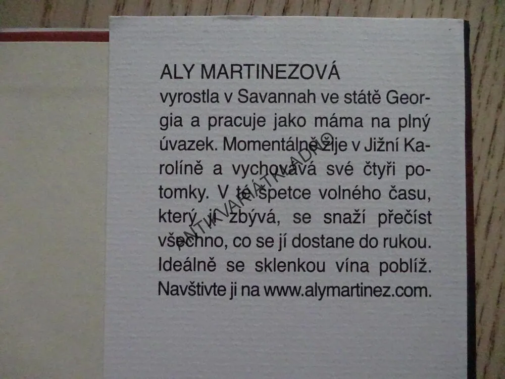 NEJTEMNĚJŠÍ ÚSVIT, ALY MARTINEZOVÁ, **an