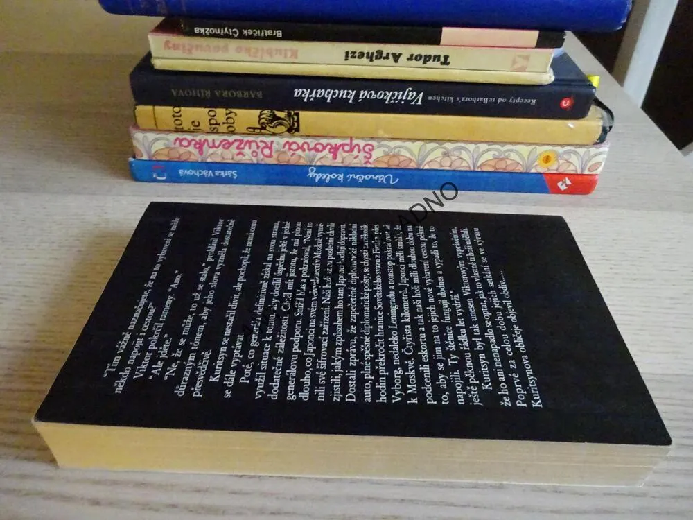 KGB, HADÍ DOUPĚ, VIKTOR SHEYMOV, **an