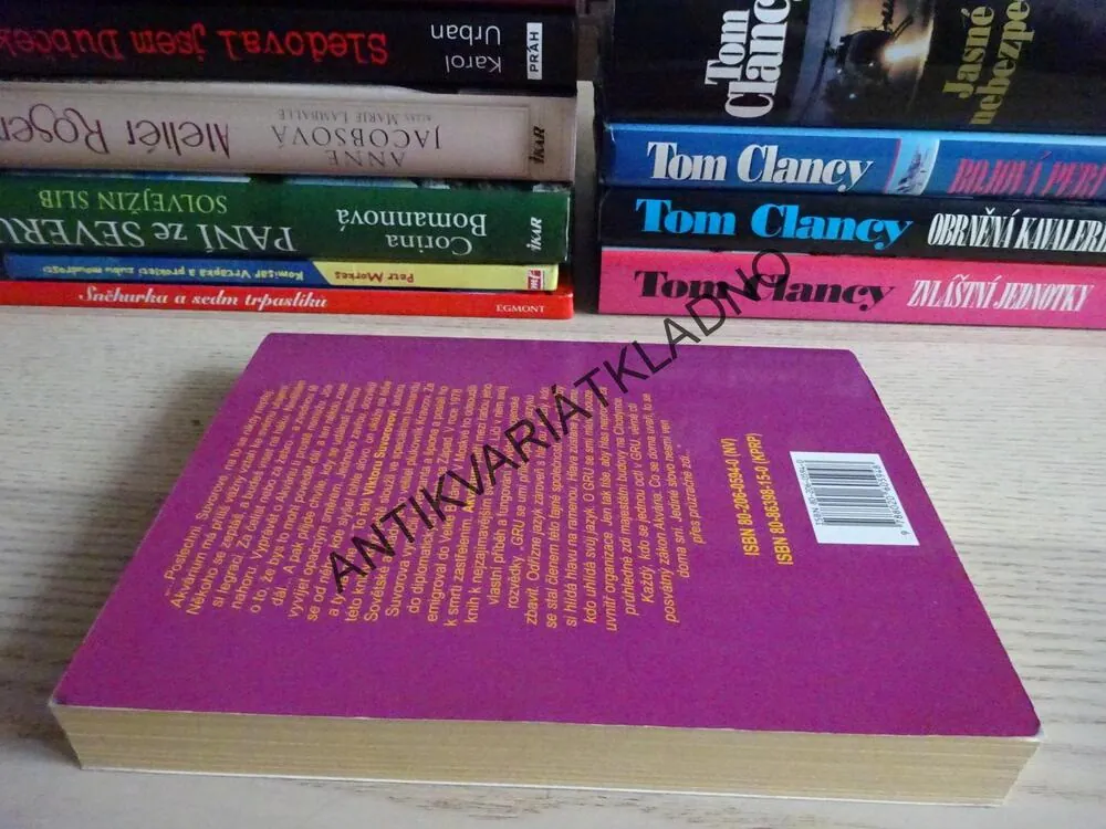 AKVÁRIUM, VIKTOR SUVOROV, **an