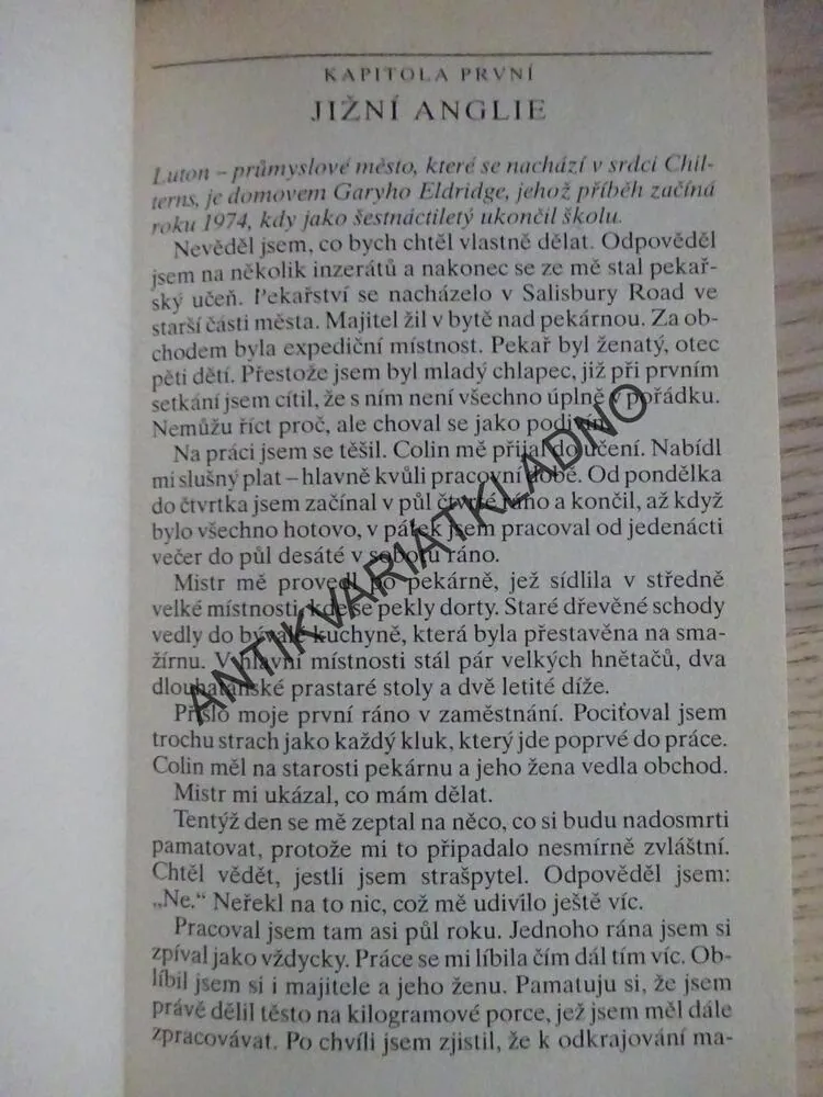 PŘIŠLI Z ONOHO SVĚTA, PETER A MARY HARRISONOVI, **an