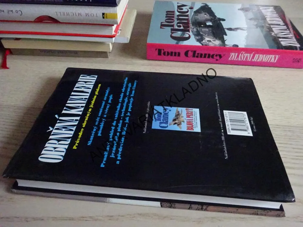 OBRNĚNÁ KAVALERIE, TOM CLANCY, **an