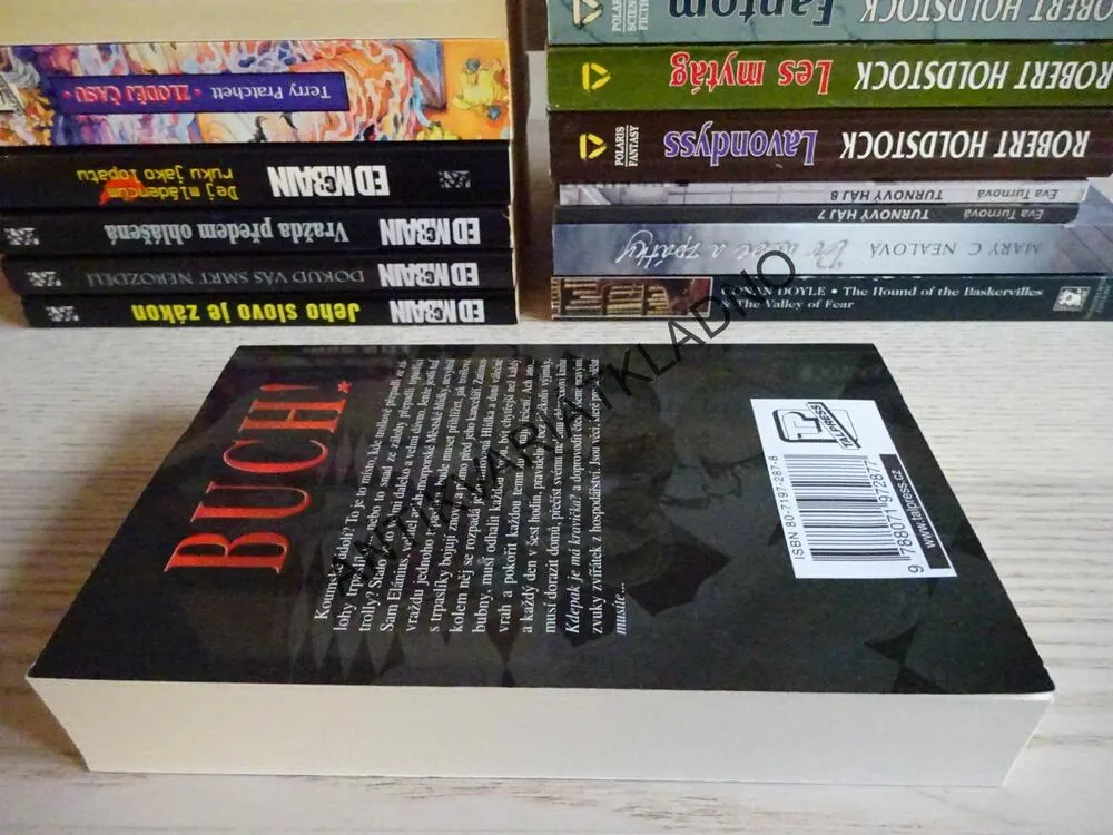 BUCH!, ÚŽASNÁ ZEMĚPLOCHA, TERRY PRATCHETT, **an