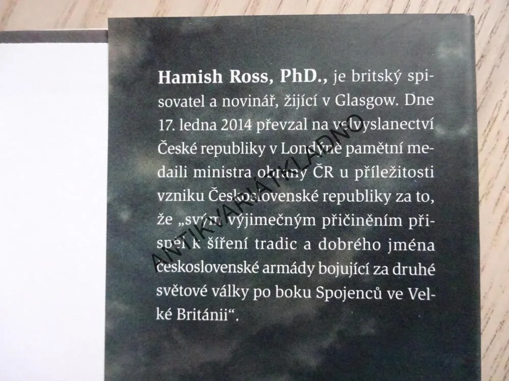 SVOBODA V OBLACÍCH, HAMISH ROSS, **an